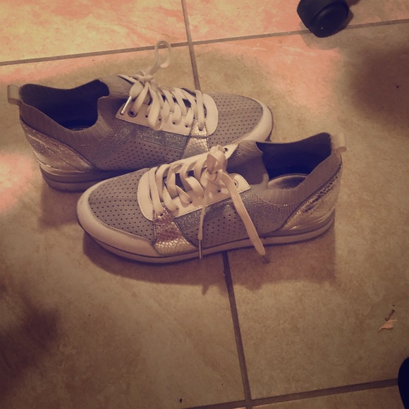 dressy tennis shoes womens